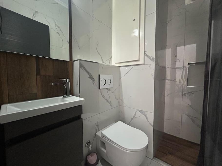 Luxury 1 Bedroom Apartment MckenzieGold 57 MyGuest Cyprus Apartment in Famagusta District
