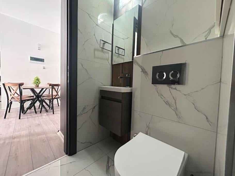 Luxury 1 Bedroom Apartment MckenzieGold 57 MyGuest Cyprus Apartment in Famagusta District