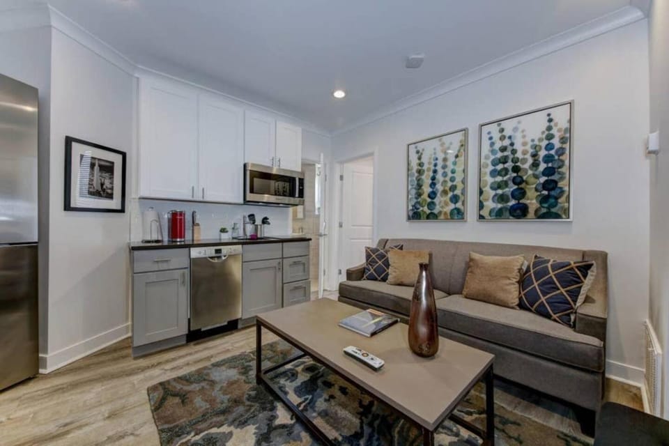 DuPont Circle-Suite 6Kalorama Luxury Apartment Bed and Breakfast in Arlington