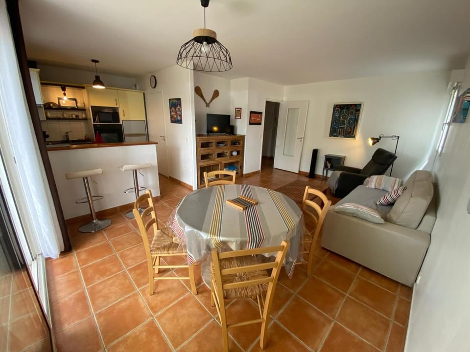 TV and multimedia, Kitchen or kitchenette