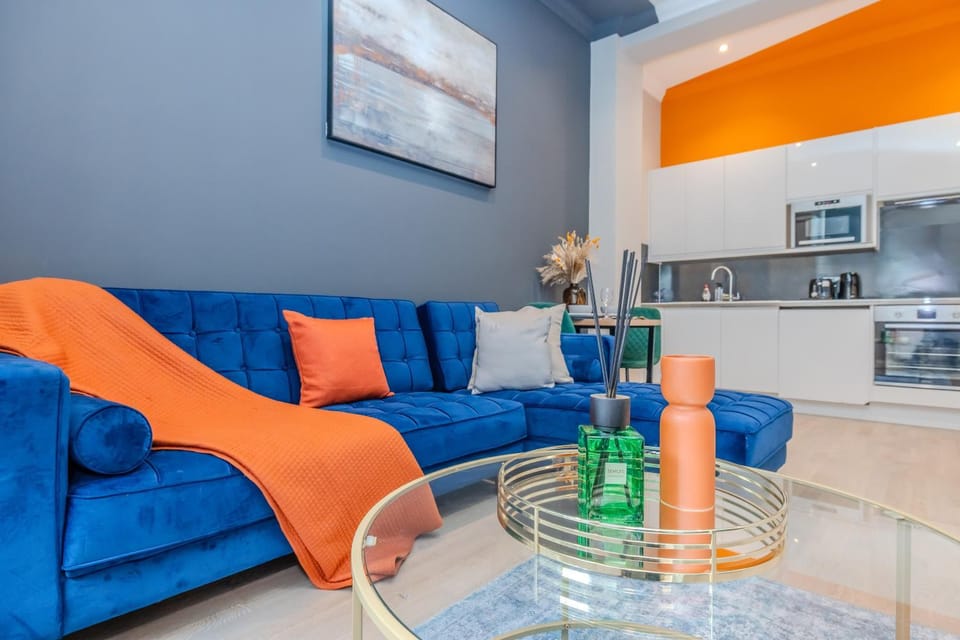 Super Central 1 Bedroom Flat With Balcony Next To Brighton Beach Apartment in Hove