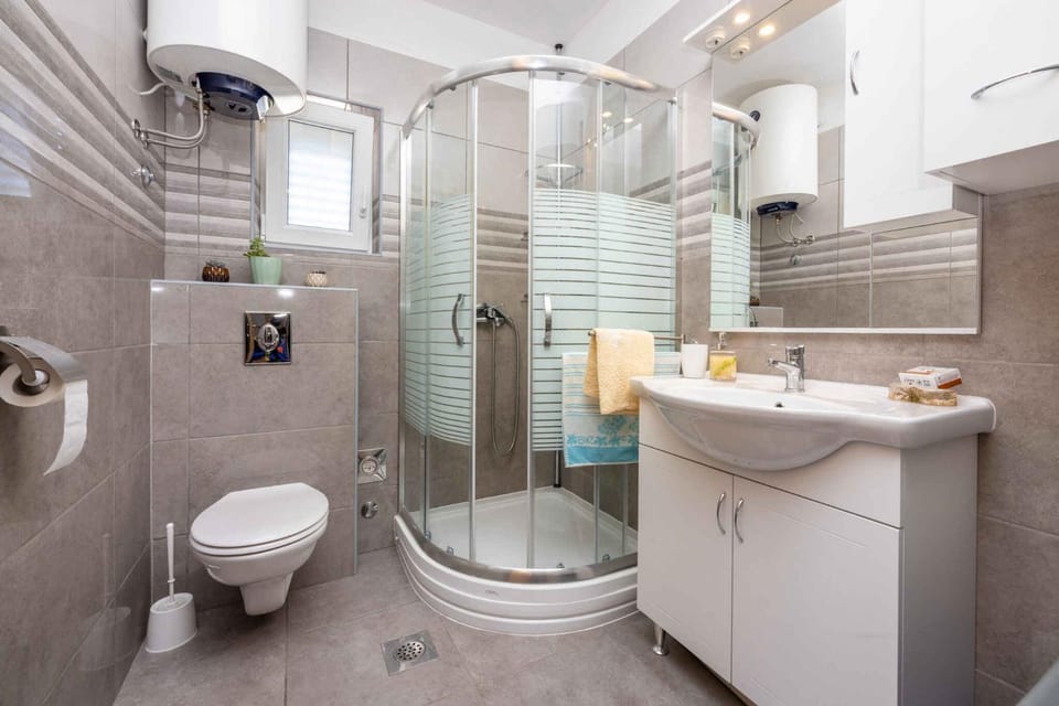 Shower, Bathroom