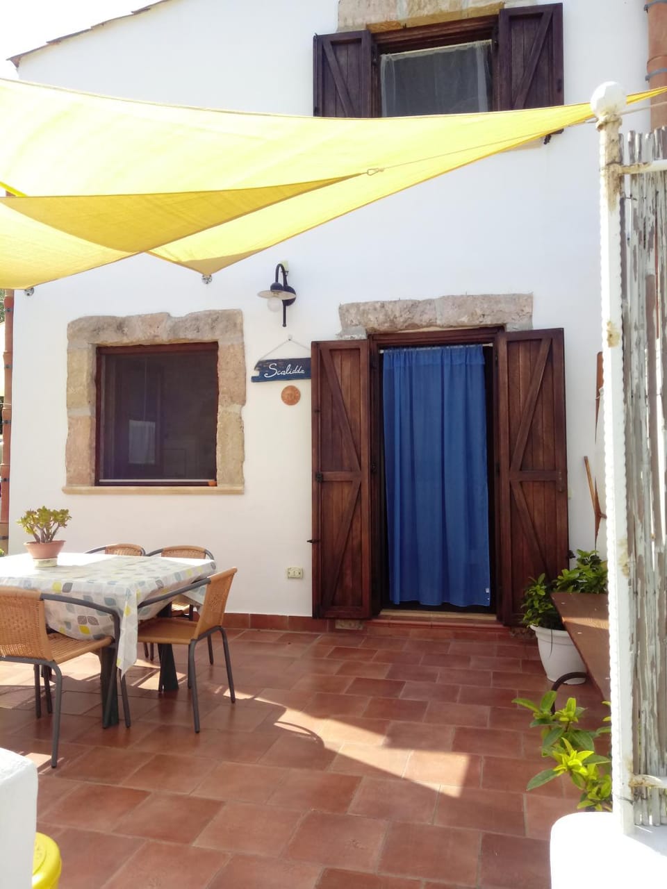 Facade/entrance, Garden, Balcony/Terrace