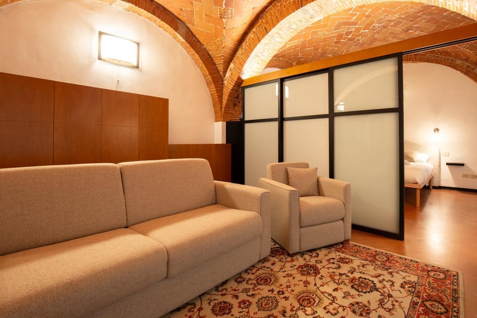 Bed, TV and multimedia, Living room