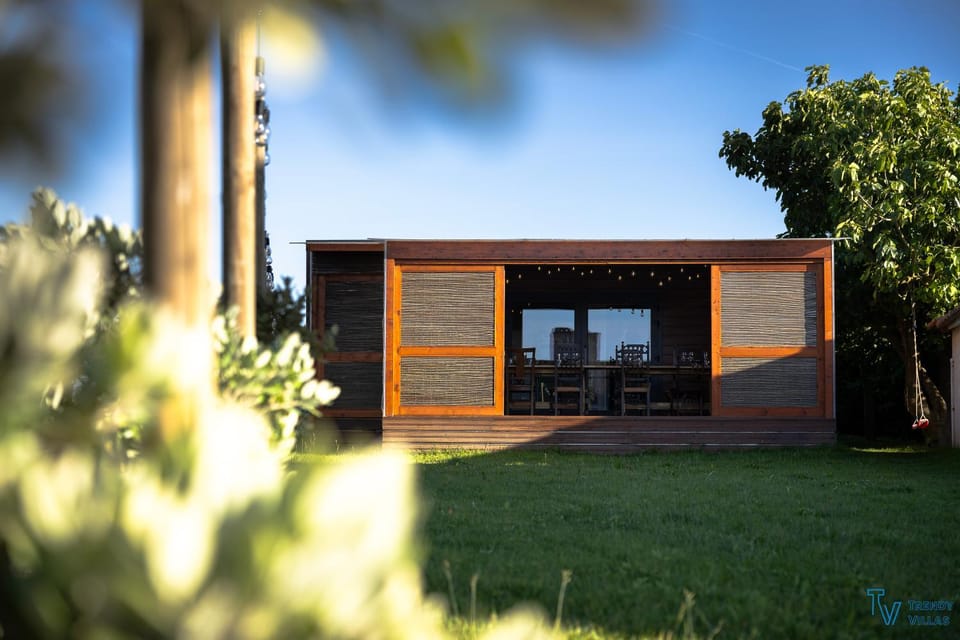 Property building, Garden, Garden view