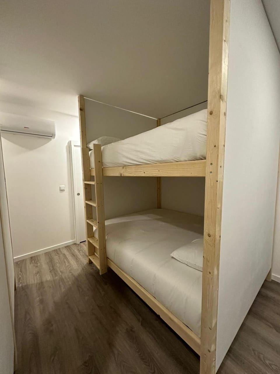 Bed, Bedroom, bunk bed
