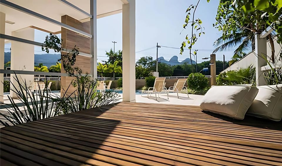 Patio, Day, Natural landscape, Garden, View (from property/room), Garden view, Mountain view, sunbed