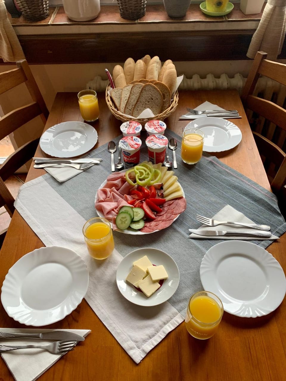 Restaurant/places to eat, Food and drinks, Breakfast