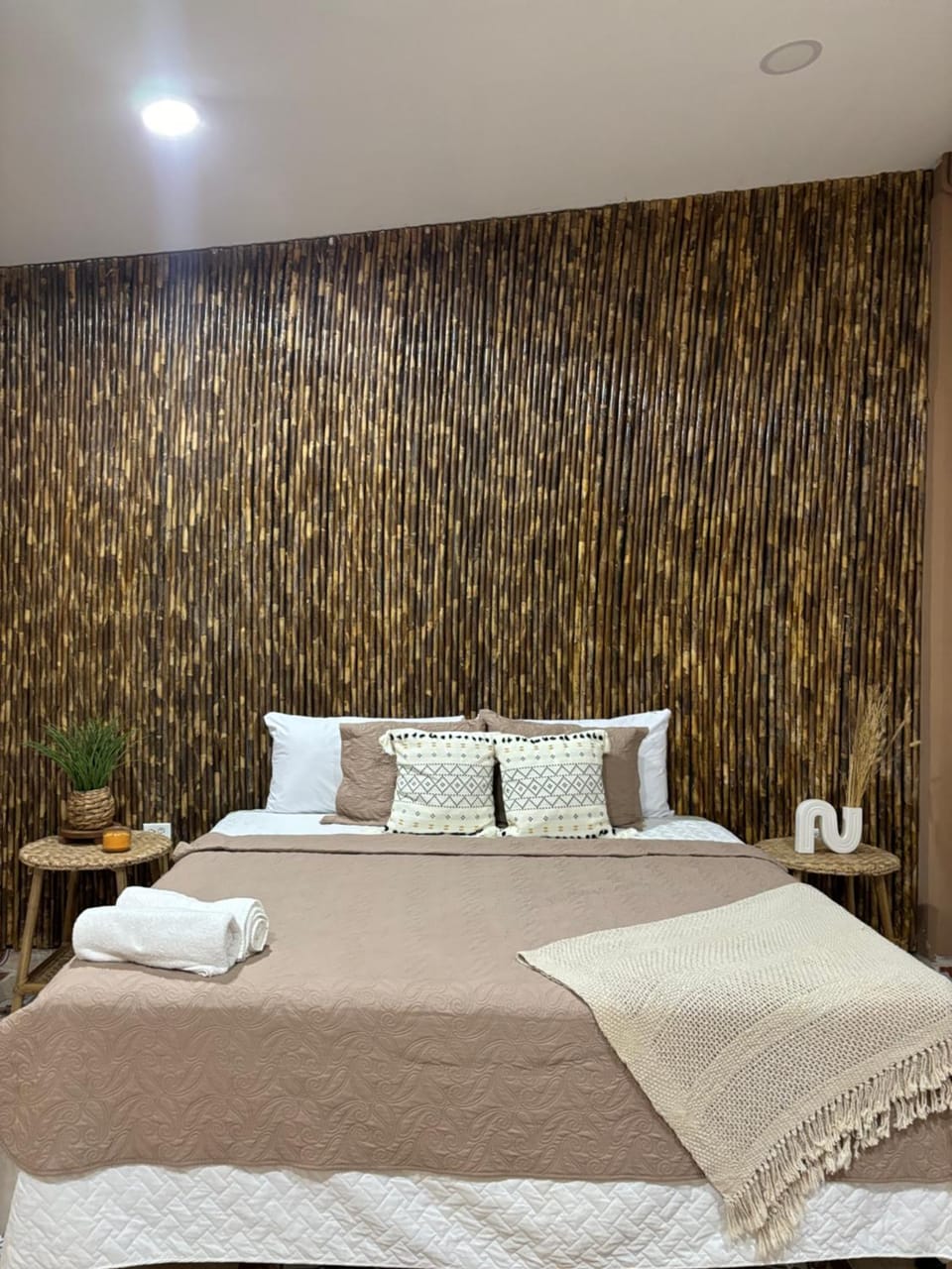 Bed, Photo of the whole room, Bedroom, towels