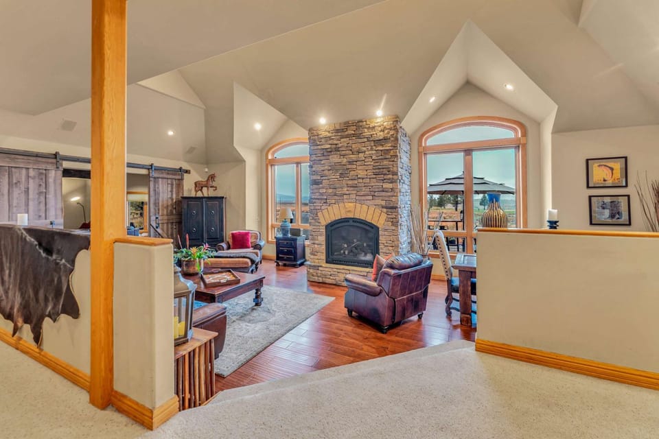 Secluded Tahoe Retreat by Northstar with Hot Tub House in Sierra Nevada