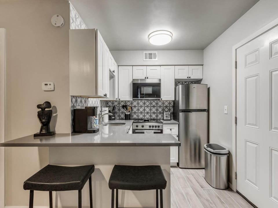 Lounge or bar, kitchen