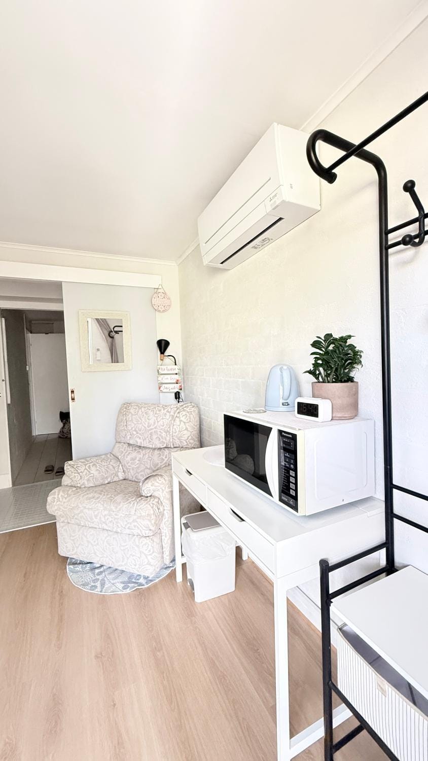 Garden View Homestay Single Ensuite Room Vacation rental in Batemans Bay