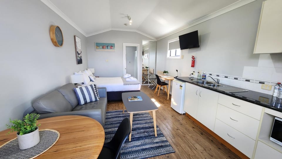 Bridport Beach Cottages Apartment hotel in Bridport