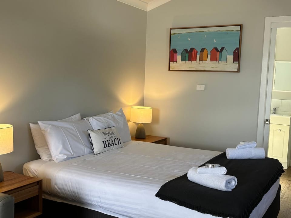 Bridport Beach Cottages Apartment hotel in Bridport