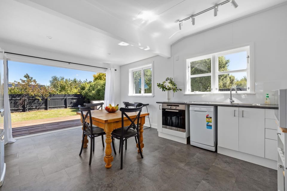 Kitchen or kitchenette, Dining area, dishwasher, oven, stove, toaster