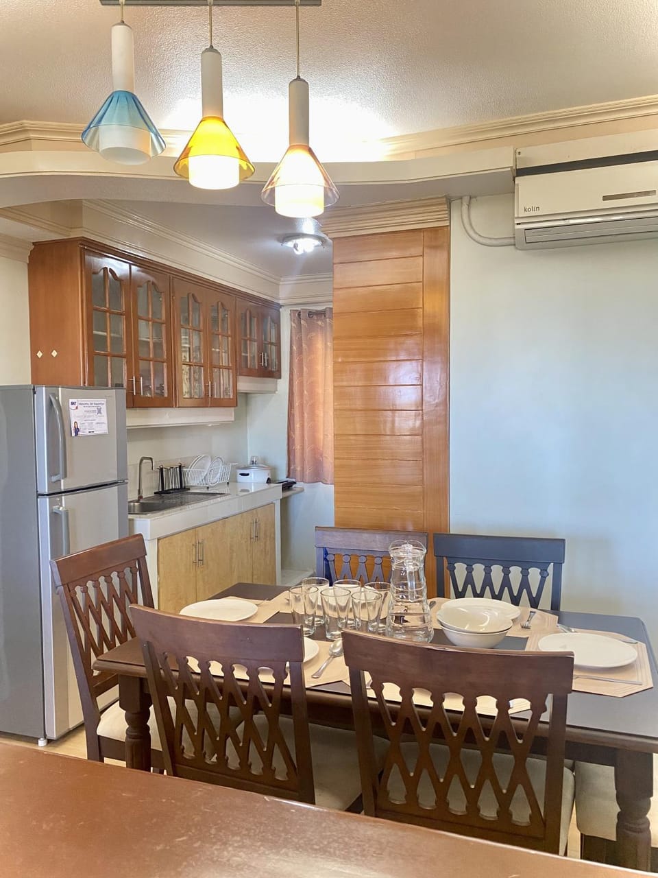 Kitchen or kitchenette, Seating area, Dining area