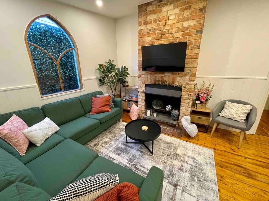 TV and multimedia, Living room, Seating area