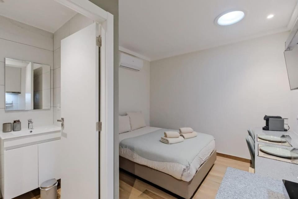 Lovely studio fully equipped near subway N8 Apartment in Lisbon