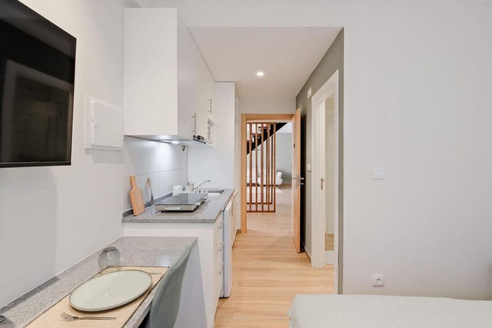 Lovely studio fully equipped near subway N13 Apartment in Lisbon