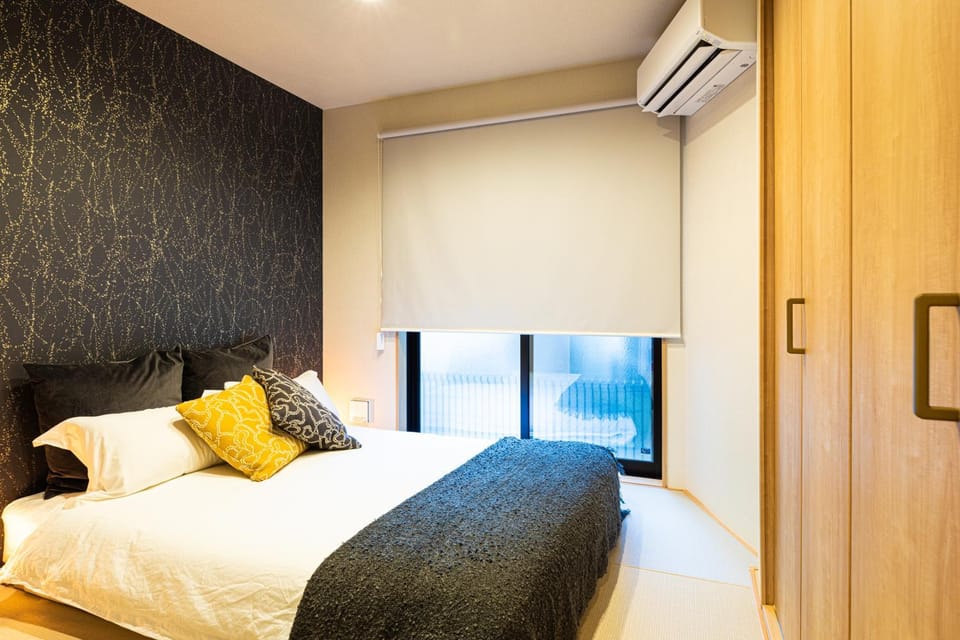 Bed, Bedroom, wardrobe, air conditioner