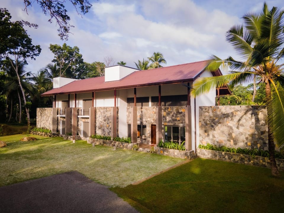 Property building, Day, Garden, Garden view