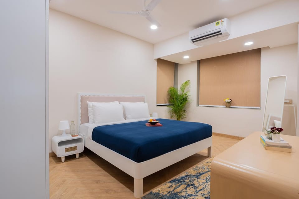 Bed, Photo of the whole room, Bedroom, towels, air conditioner