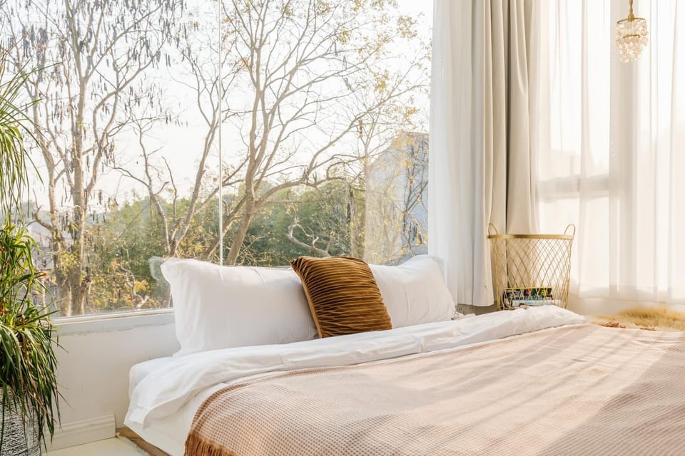 Bed, Day