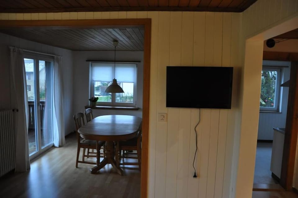 TV and multimedia, Dining area