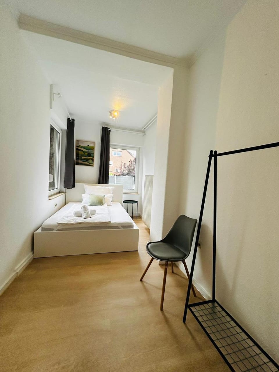 Bed, Bedroom, towels