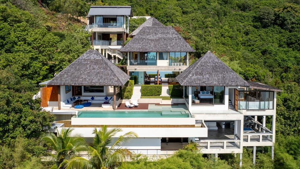 Property building, Day, Natural landscape, Pool view