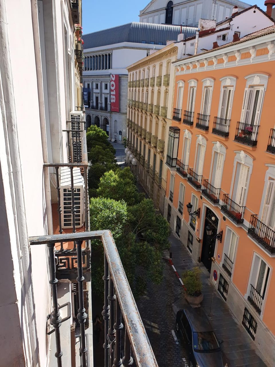 Property building, Balcony/Terrace, City view, Street view