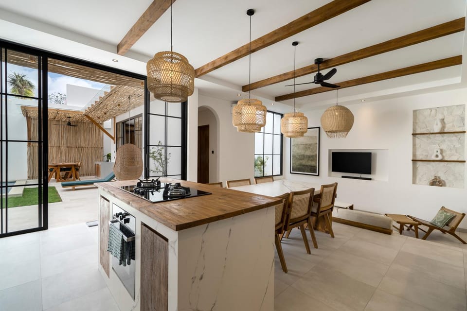 Living room, Dining area, Communal kitchen, oven, stove, kitchen