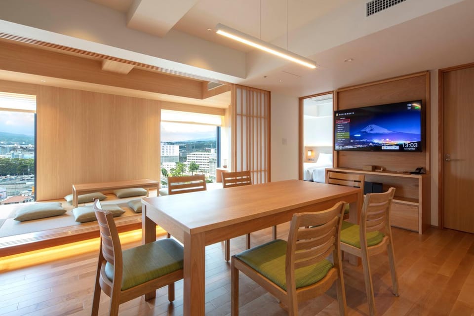 Living room, Dining area