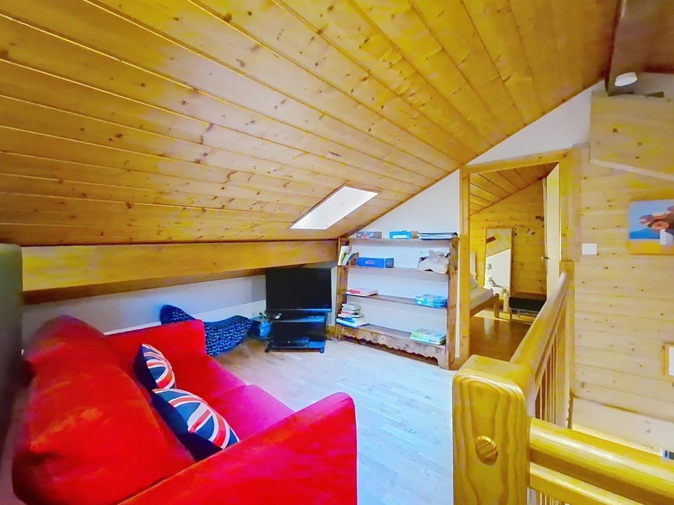 Communal lounge/ TV room, Living room