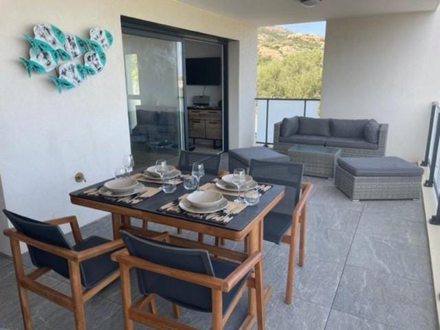 Appartement T2 avec vue mer et citadelle Apartment in Calvi