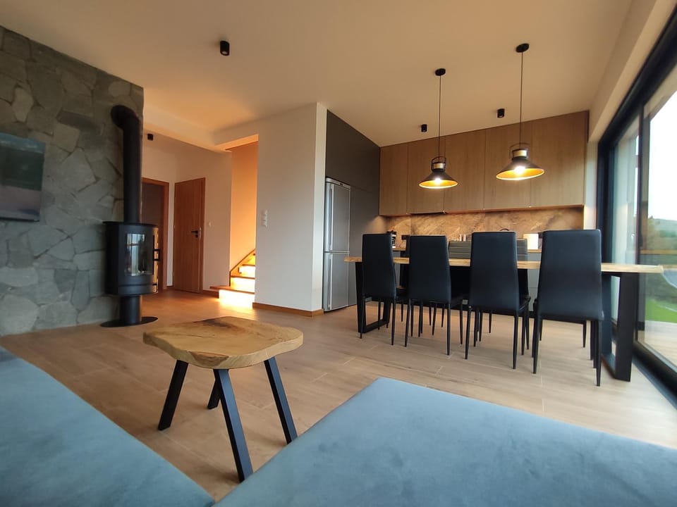 Kitchen or kitchenette, Living room, Dining area