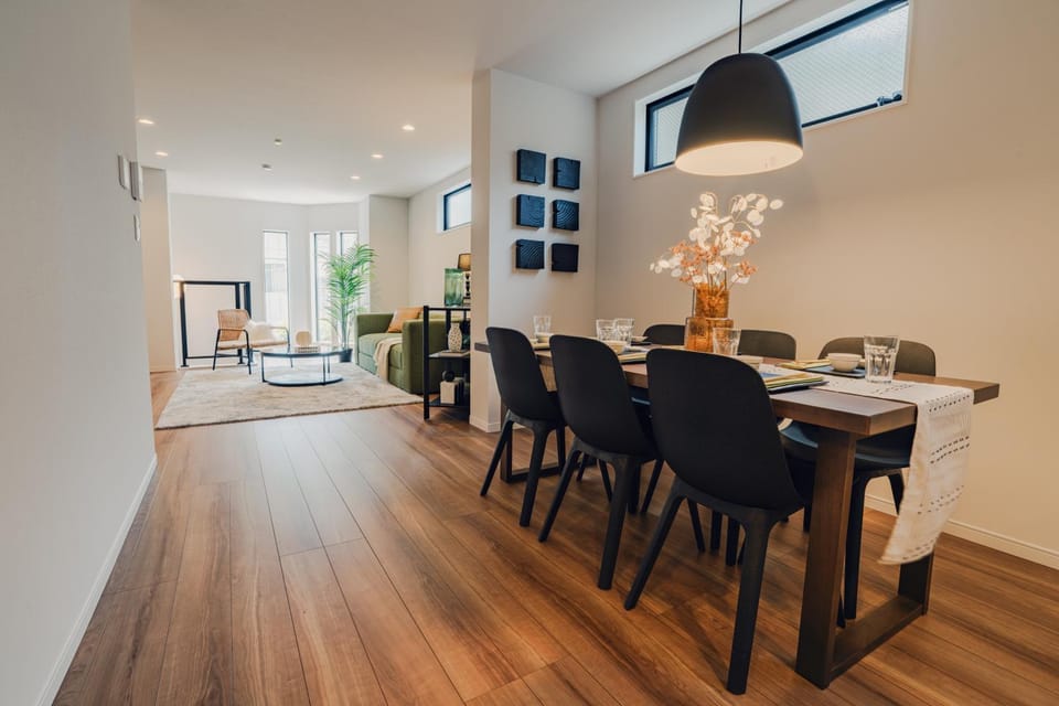 Living room, Dining area