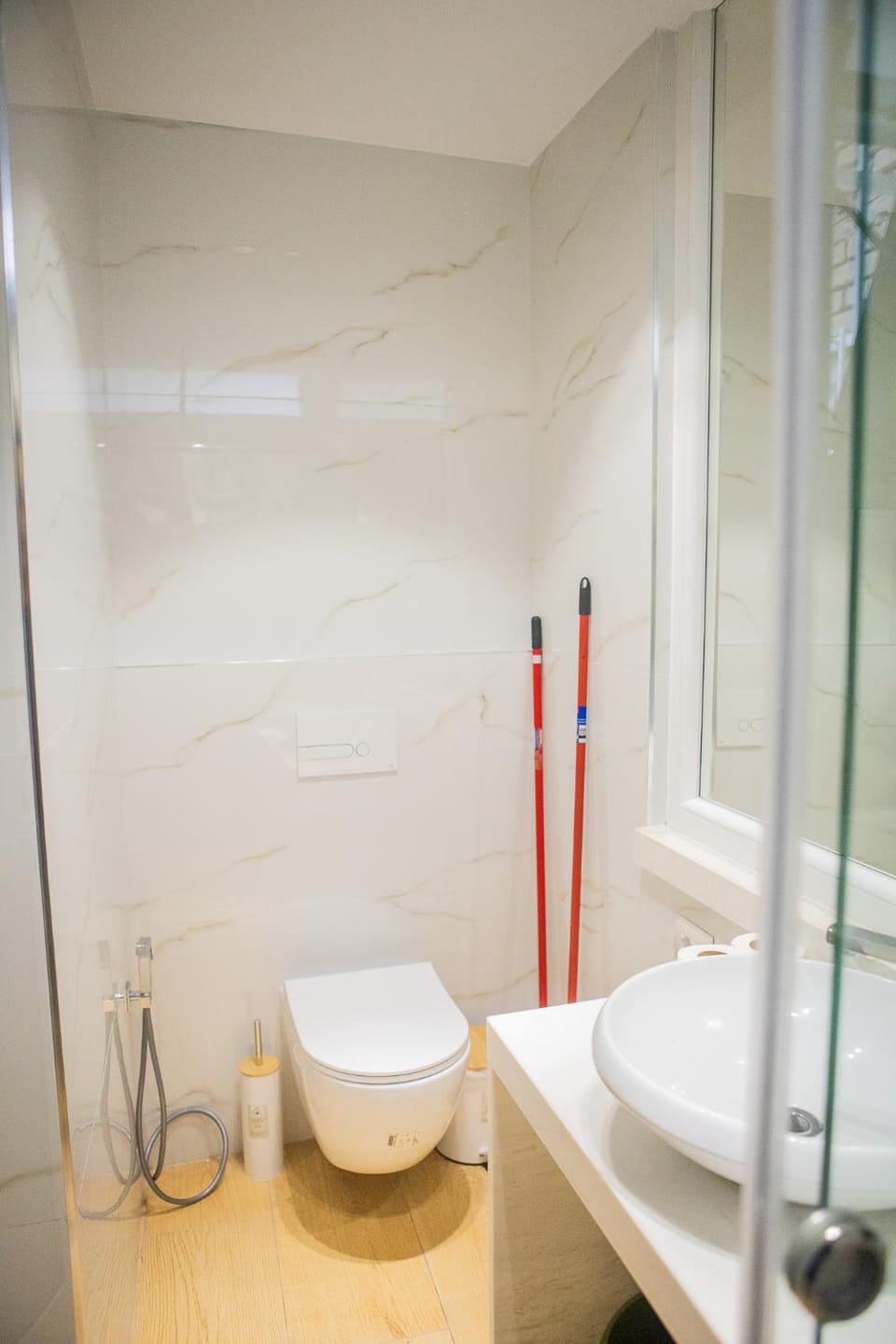 Matisse No17 - City Center Studio Apartment in Tirana