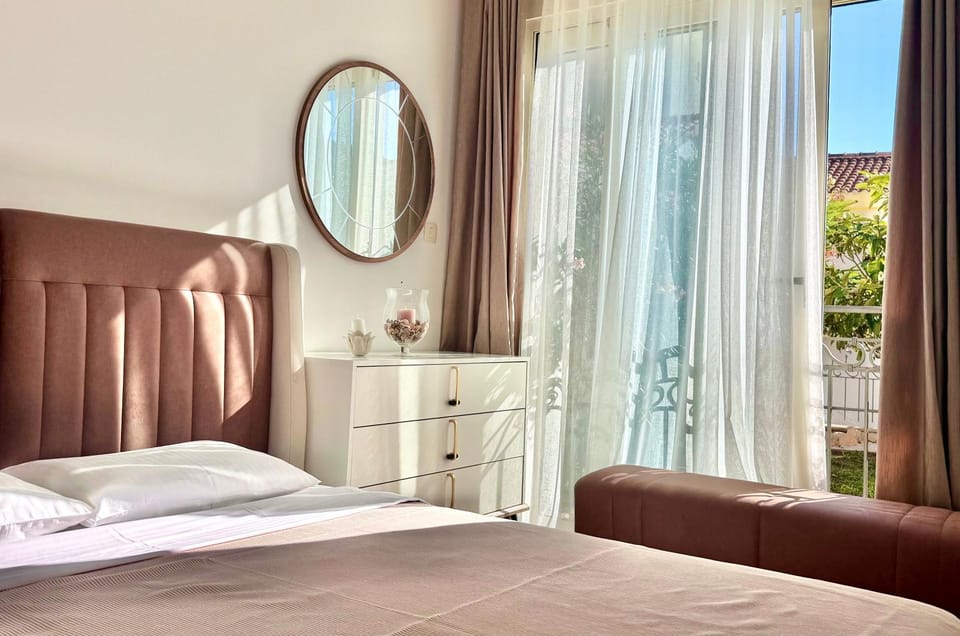 Viola Di Mare Apartments Apartment in Budva Municipality