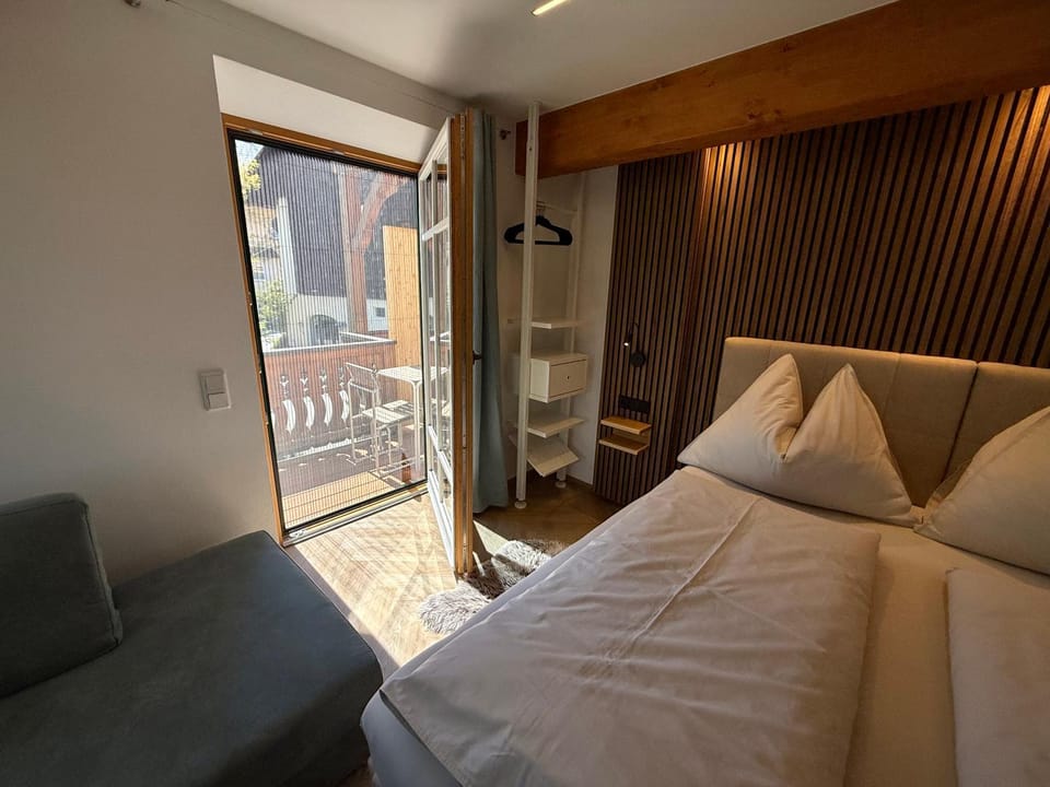 Bed, Balcony/Terrace, Living room, Photo of the whole room, Seating area, Bedroom