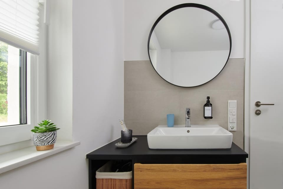Bathroom, towels