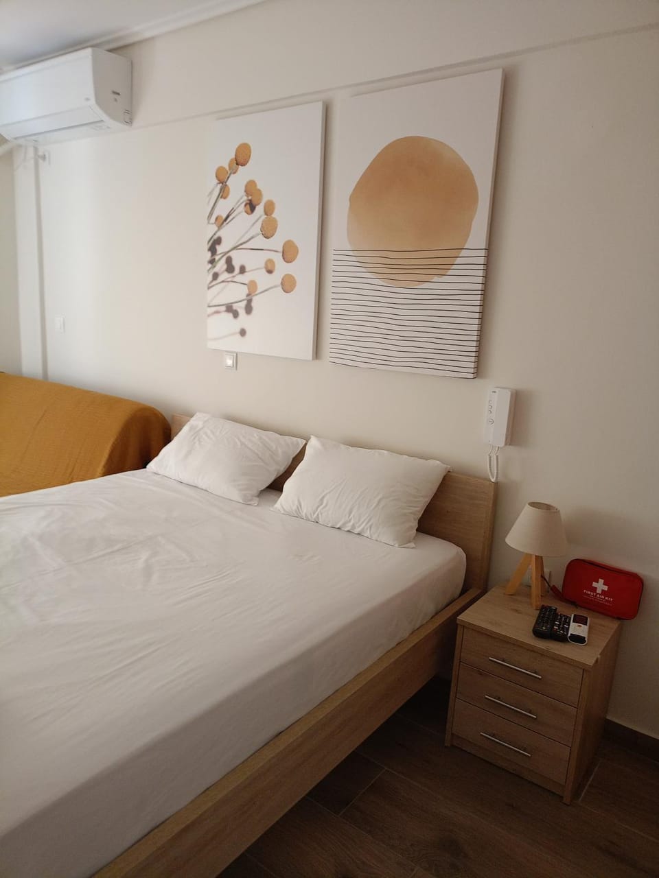 Bed, Photo of the whole room