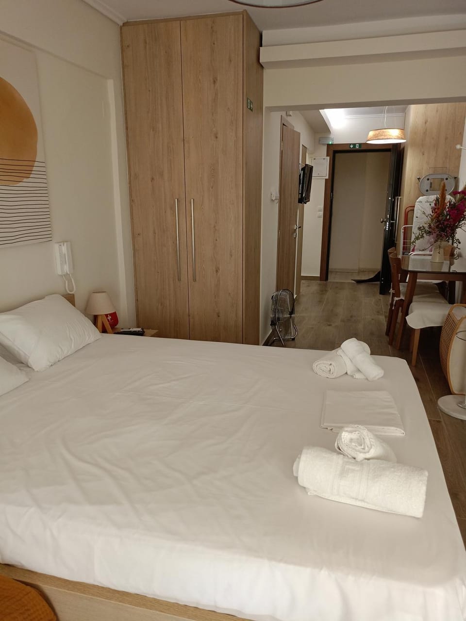 Bed, Photo of the whole room, wardrobe