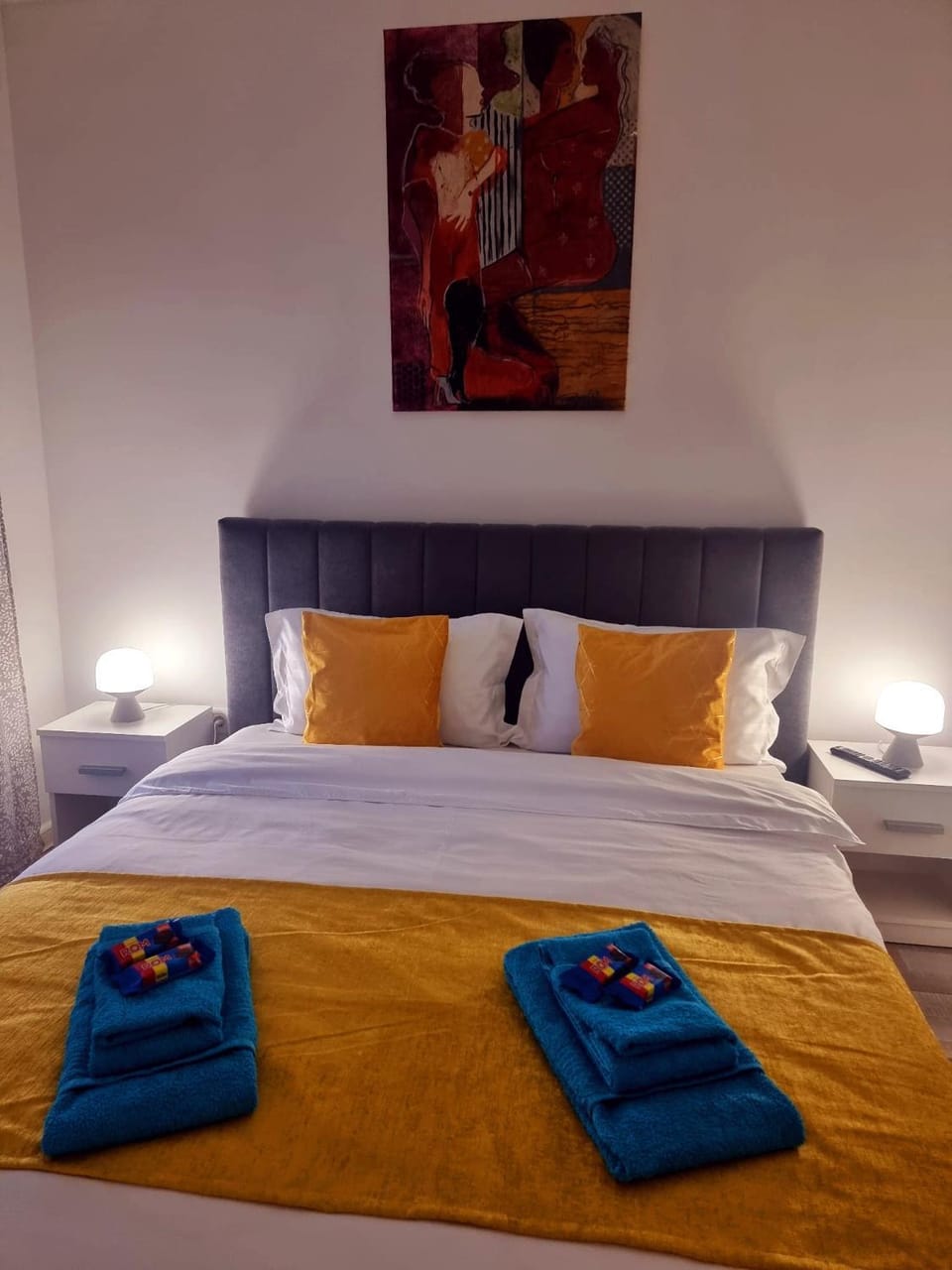 Bed, Night, towels