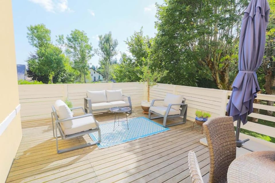 Patio, Day, Garden, Balcony/Terrace, Seating area