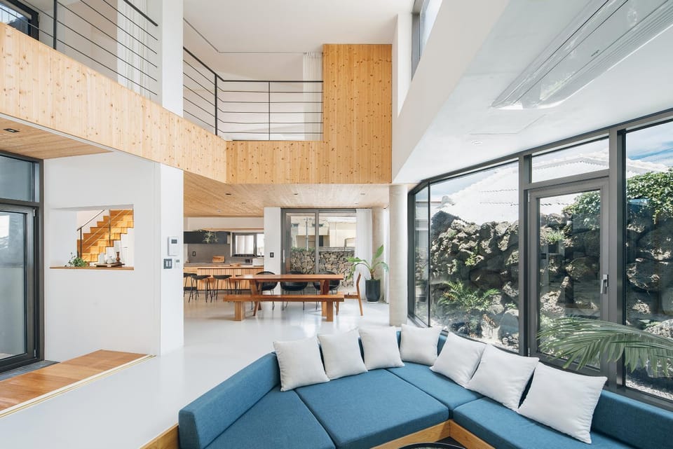 Living room, Seating area