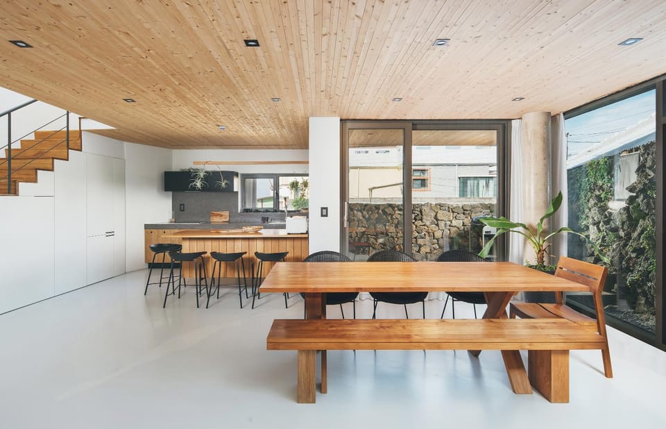 Seating area, Dining area, kitchen