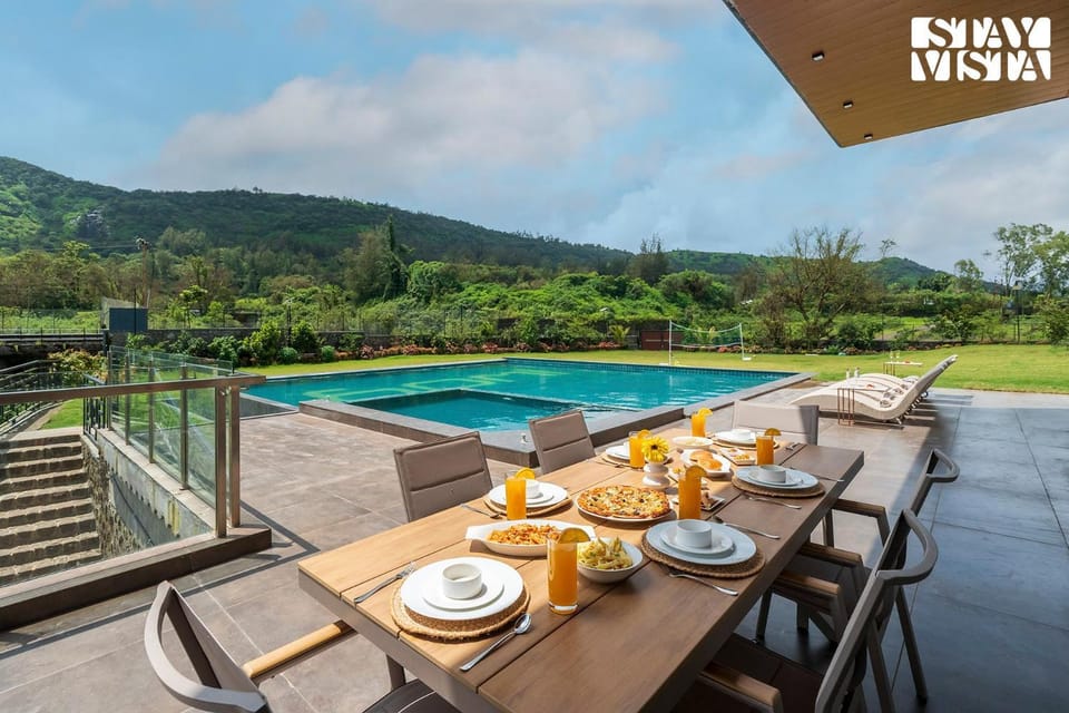 Food, Swimming pool