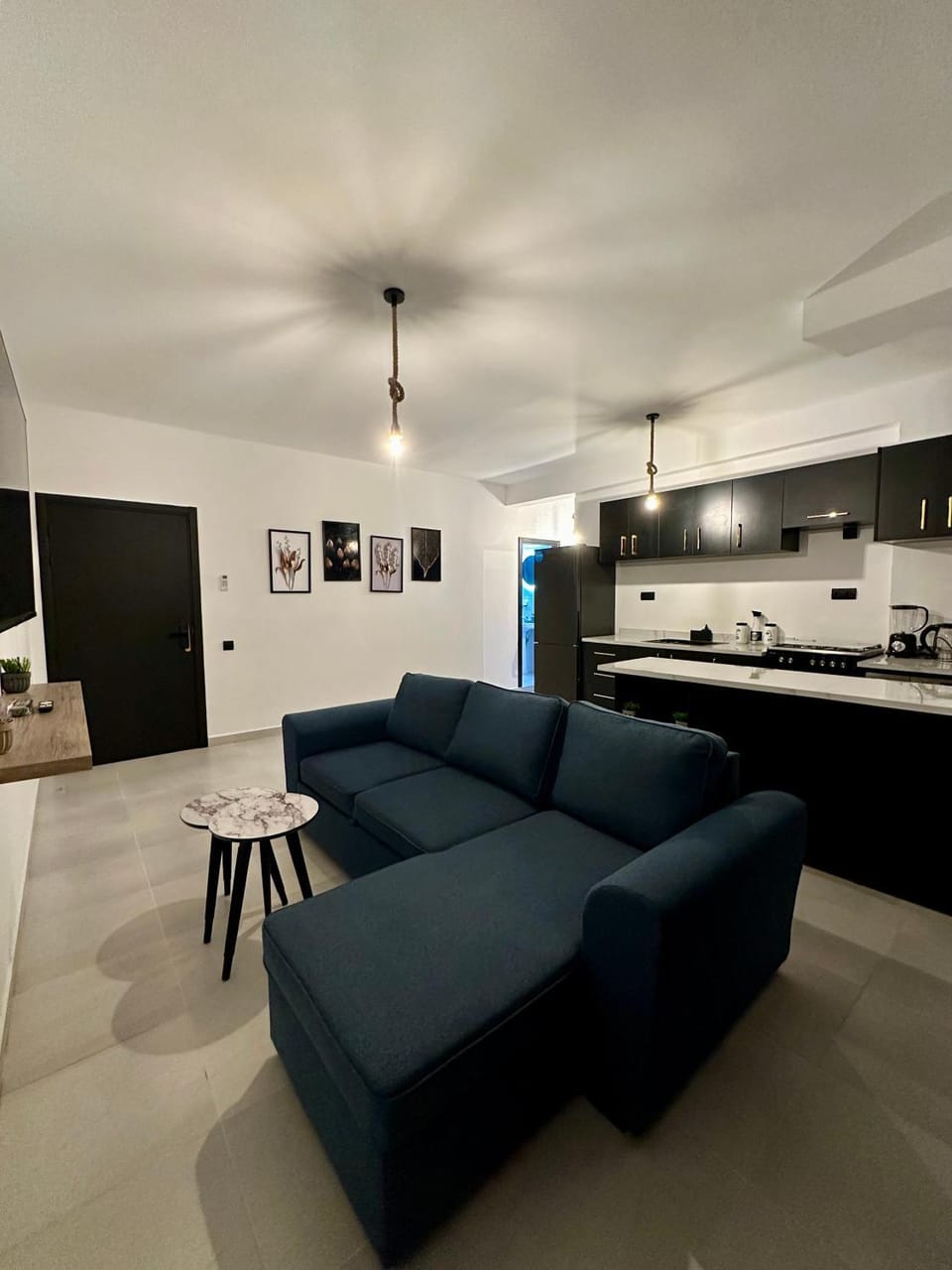Communal lounge/ TV room, Kitchen or kitchenette, Living room, Seating area, Dining area, minibar, stove