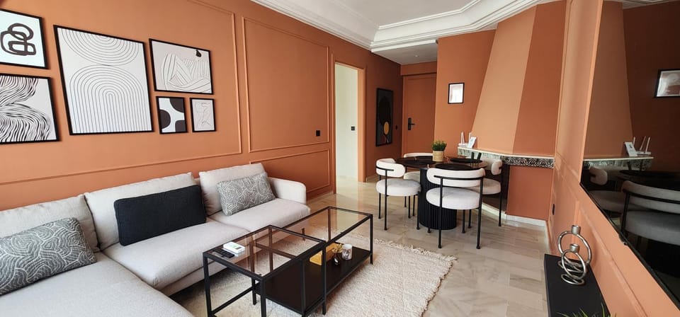 Living room, Decorative detail, Decorative detail, Seating area, Dining area, internet, internet
